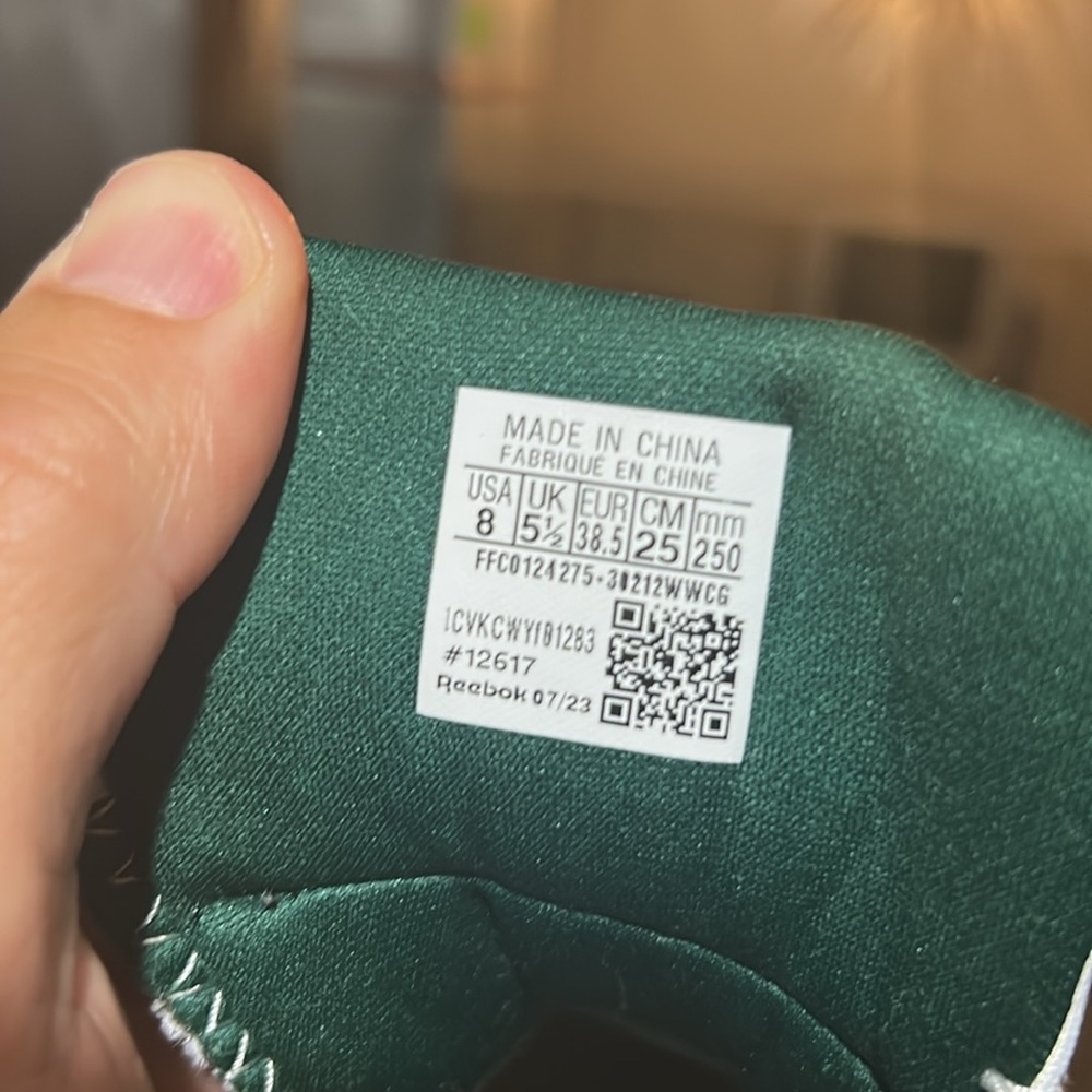 Reebok Classic White and Green High-Tops - Picture 5 of 7